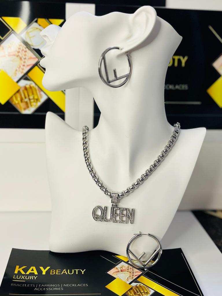 QUEEN Pendant NECKLACE