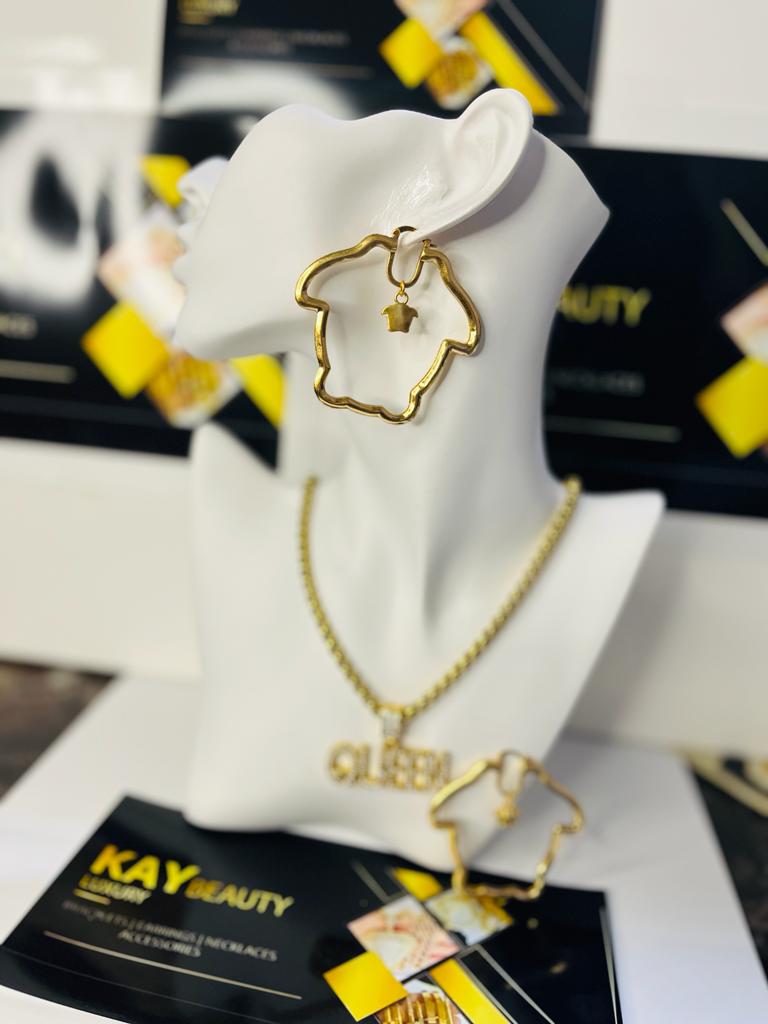 QUEEN Pendant NECKLACE