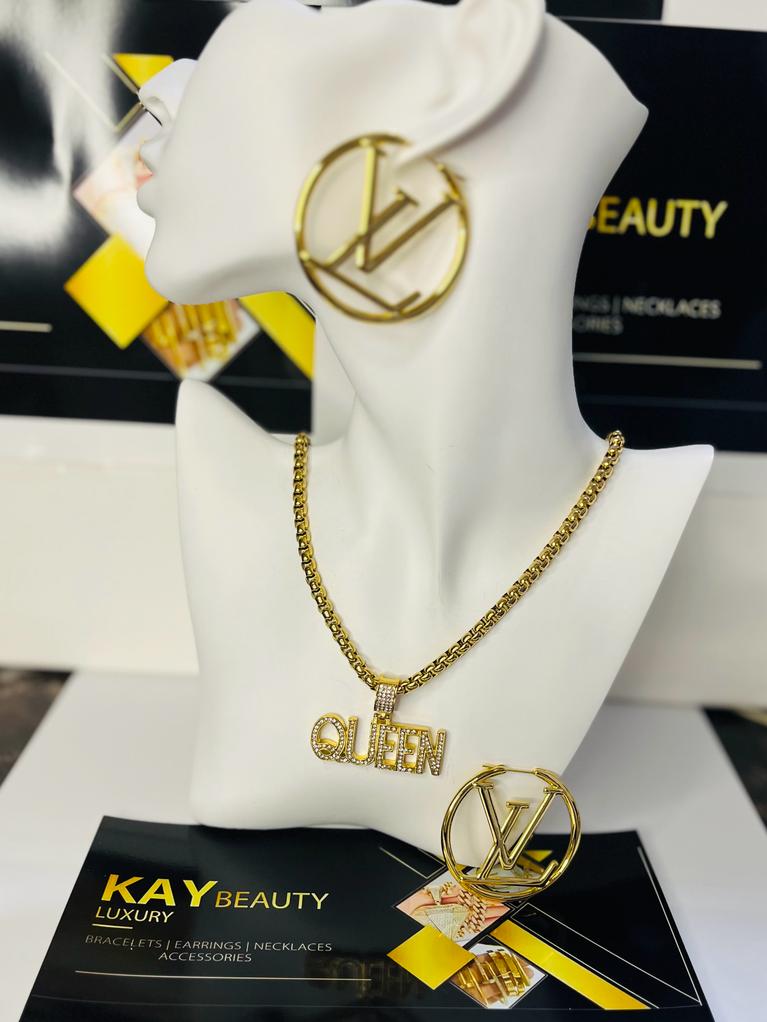 QUEEN Pendant NECKLACE