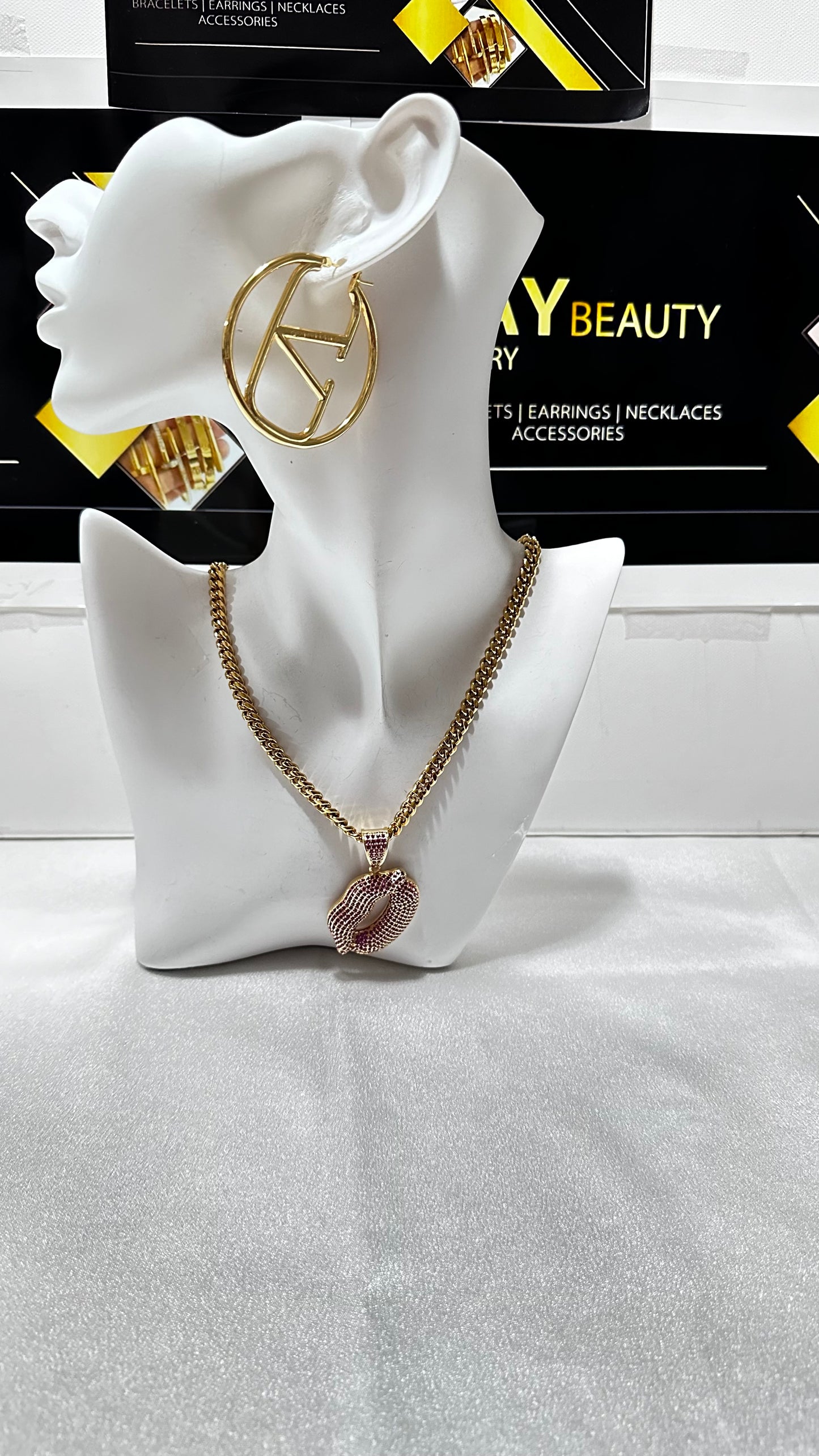 Pink Mount Pendant Necklace