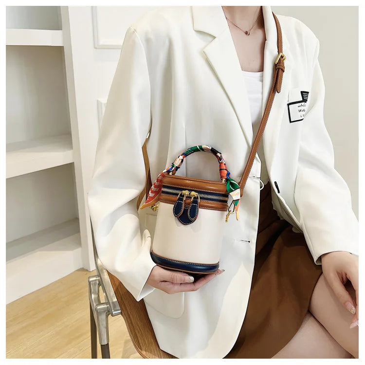 Bucket bag