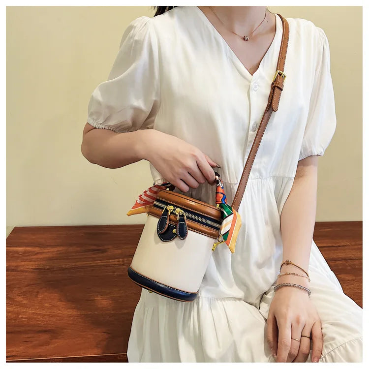 Bucket bag