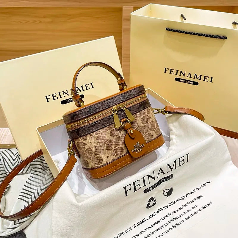 High-end carriage crossbody bag