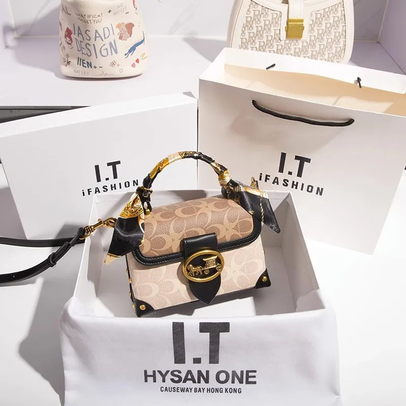 High-end carriage crossbody bag