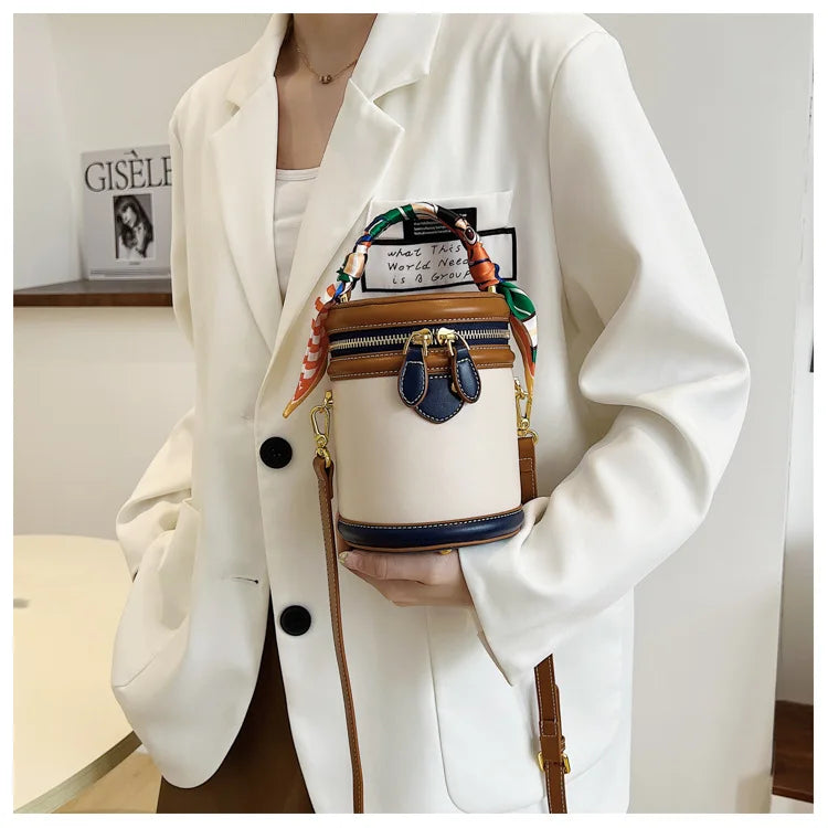 Bucket bag