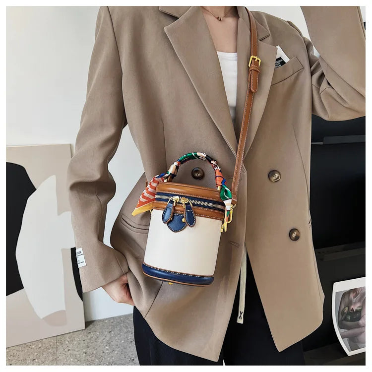 Bucket bag