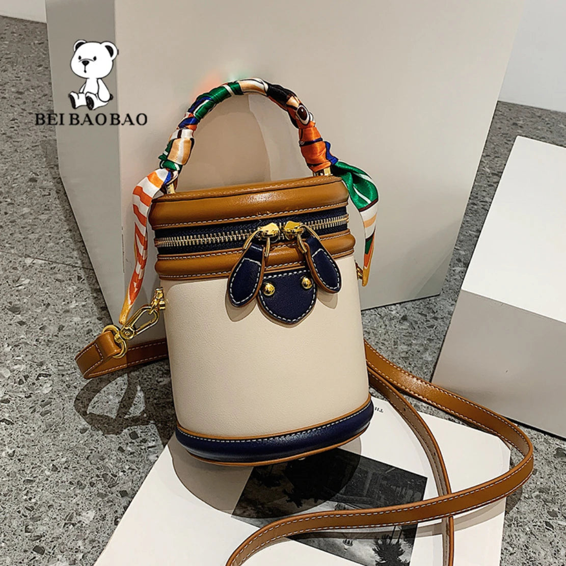 Bucket bag