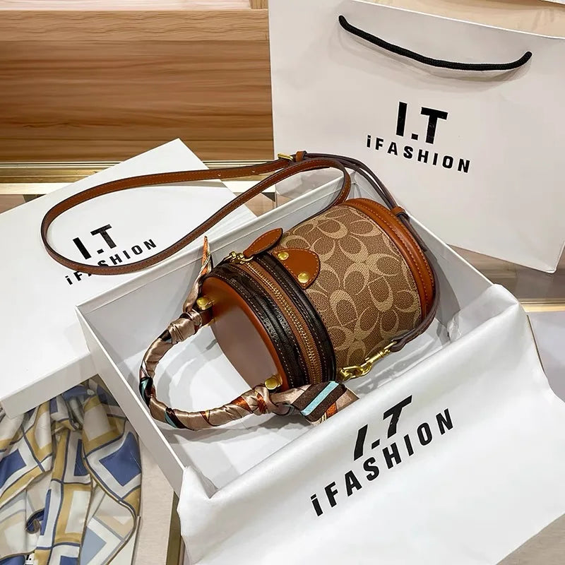High-end carriage crossbody bag