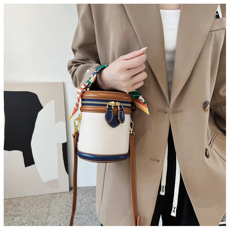 Bucket bag