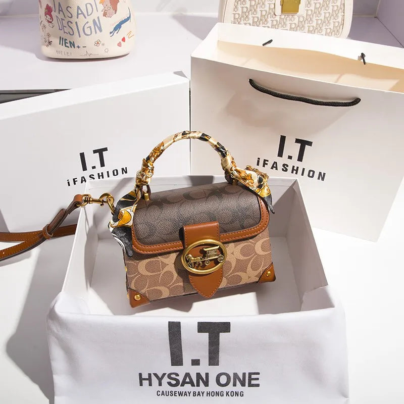 High-end carriage crossbody bag