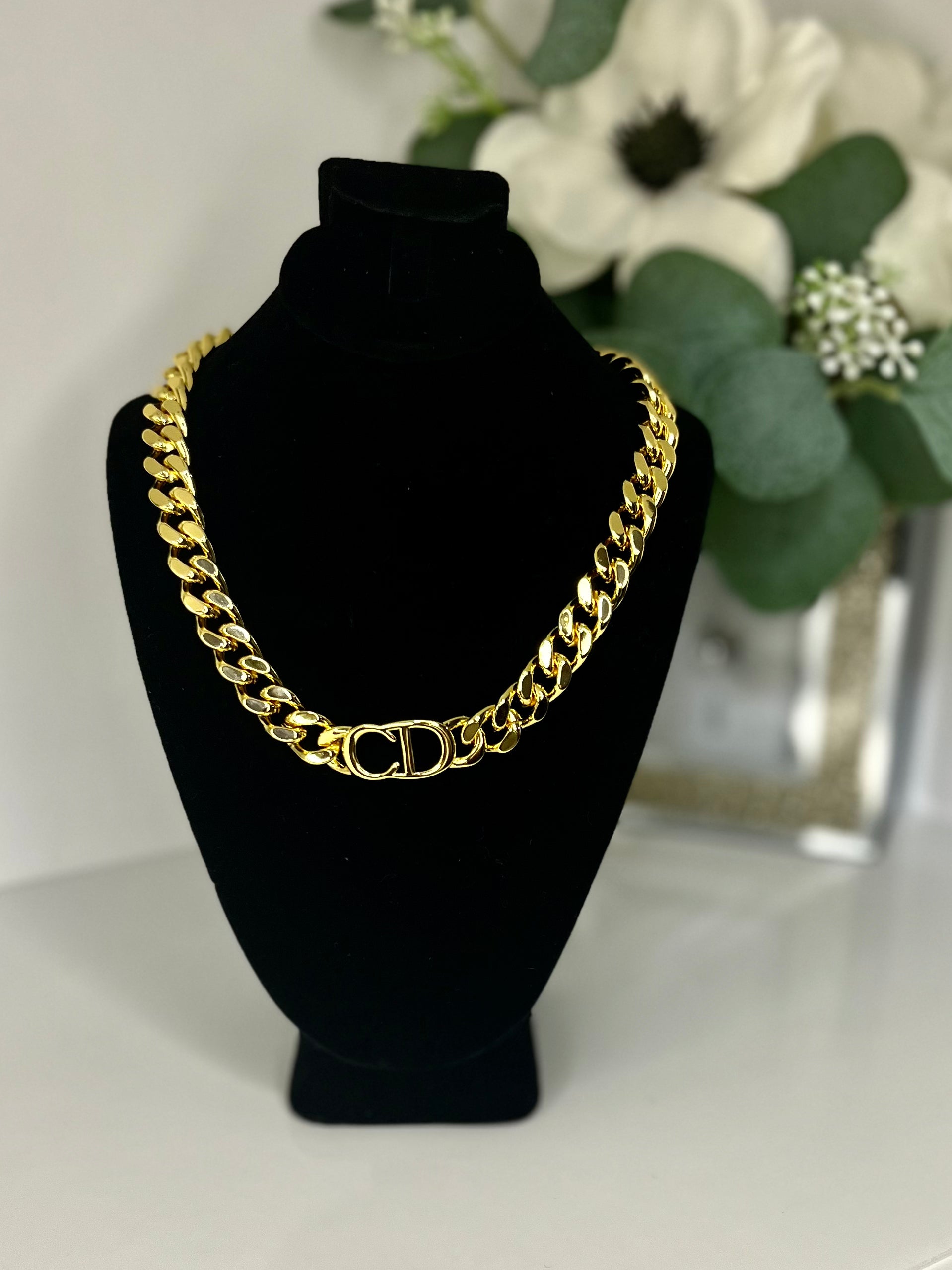 Gold chain - KAY BEAUTY