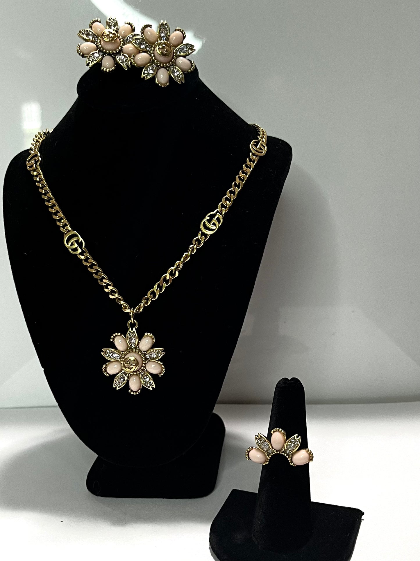 Flower necklace set